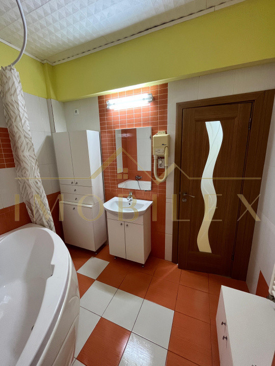 Apartament 2 camere, spațios 70mp, zona Stejarului