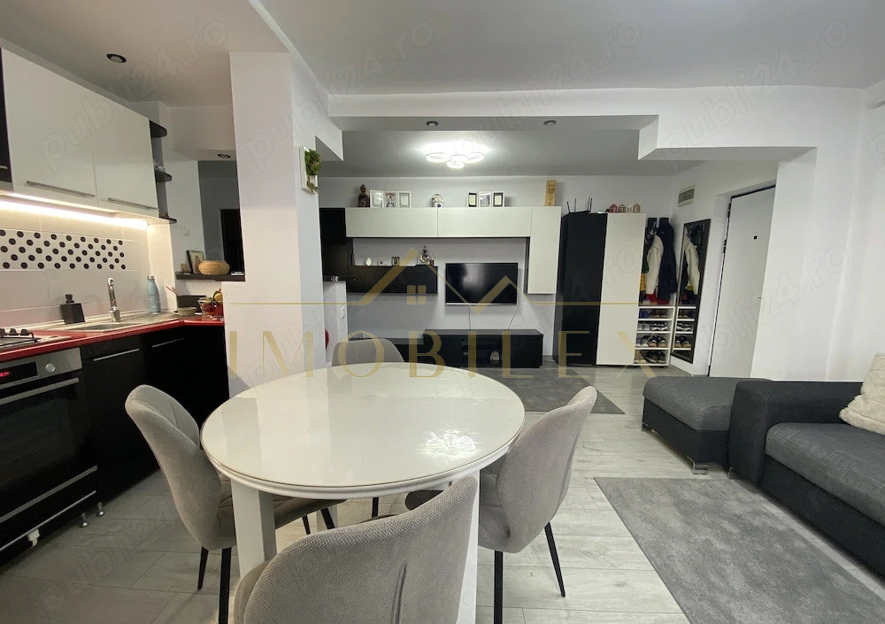 Apartament cu 3 camere acces curte privata