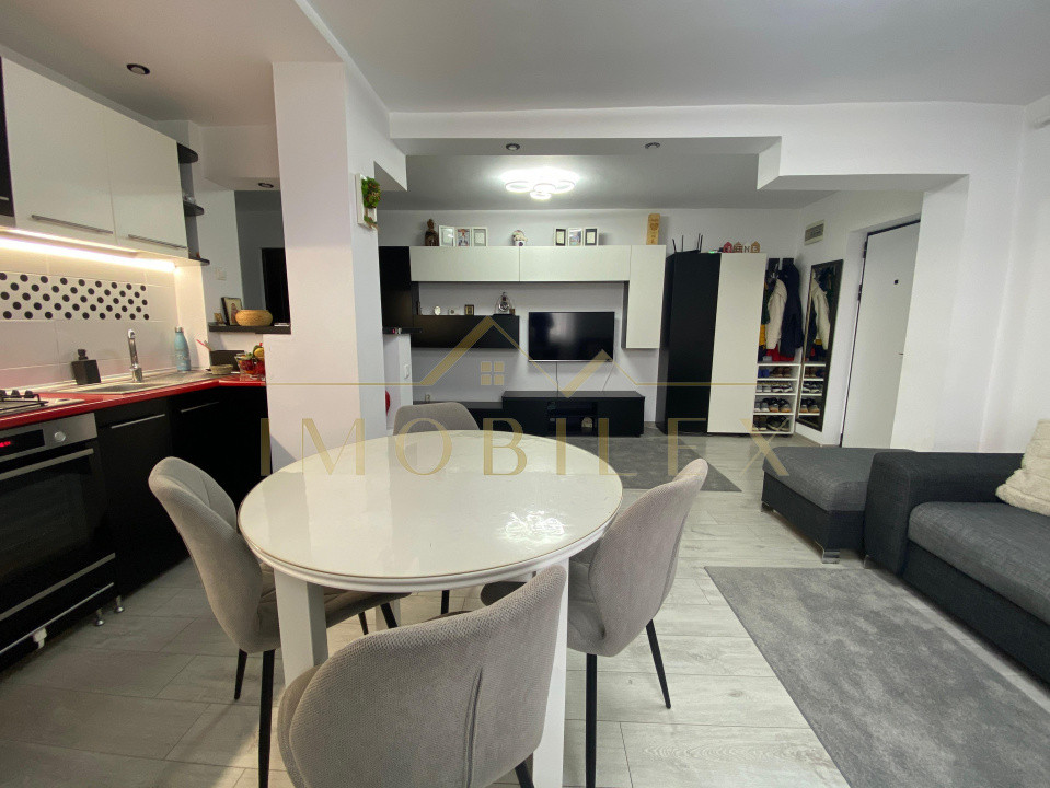 Apartament cu 3 camere acces curte privata
