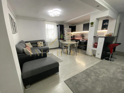Apartament cu 3 camere acces curte privata