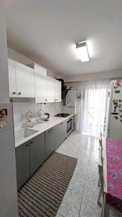 Apartament 4 camere, spațios 76mp, decomandat, zona Aurel Vlaicu
