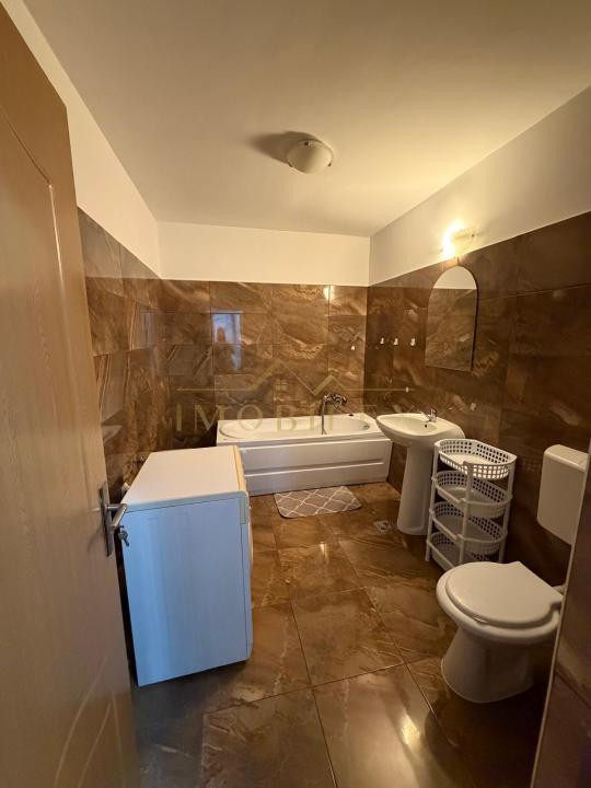 Apartament 2 camere, spațios 60mp, zona Florilor