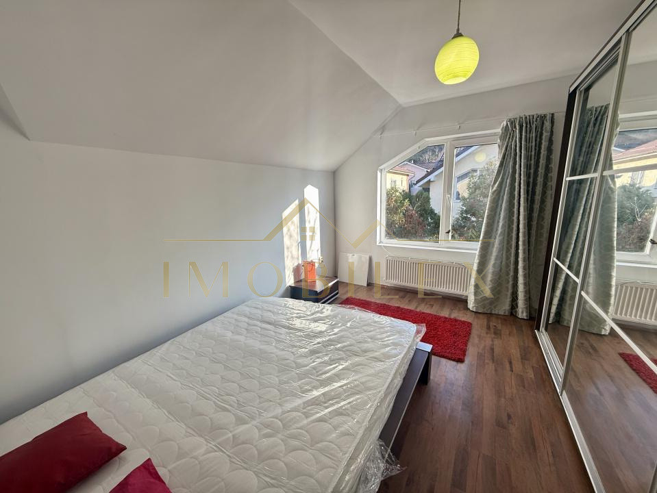 Casa tip duplex 4 camere de închiriat, grădină, zona Subcetate