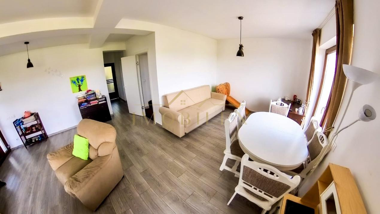 Casă individuală 211mp, teren 445 mp, zona Vivo 
