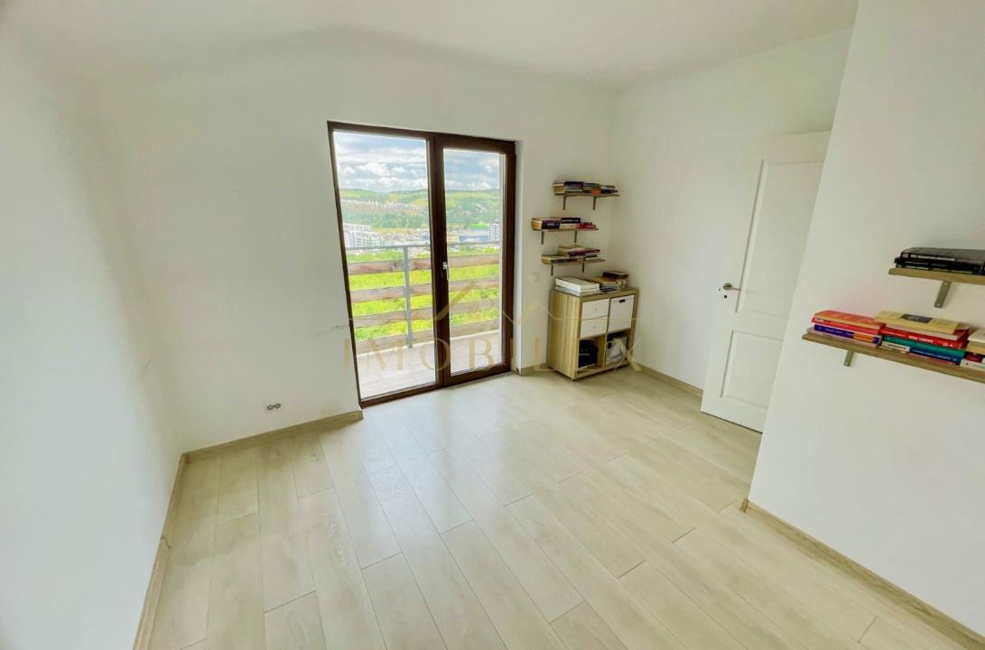 Casă individuală 211mp, teren 445 mp, zona Vivo 