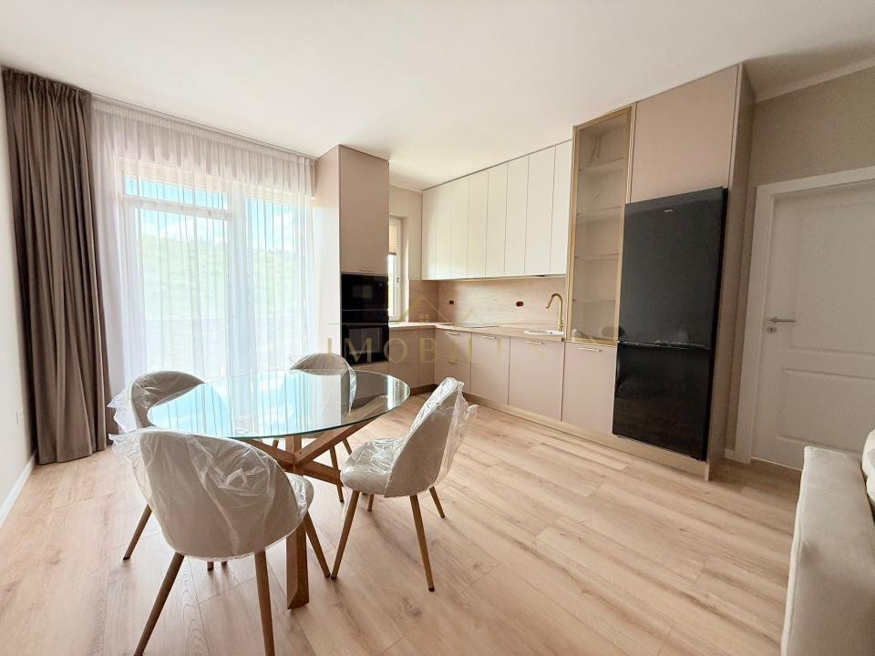 Apartament LUX 2 camere, bloc nou, zona Vivo