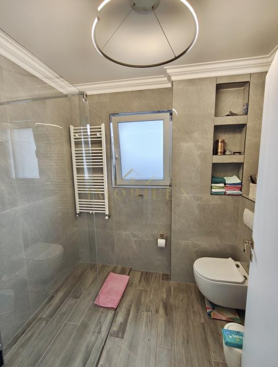 Apartament modern 3 camere , 71 mp, terasă, zona Vivo 