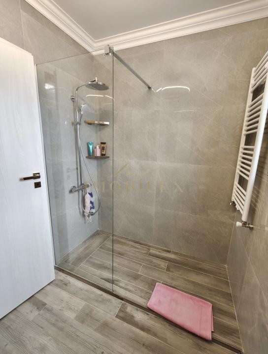 Apartament modern 3 camere , 71 mp, terasă, zona Vivo 