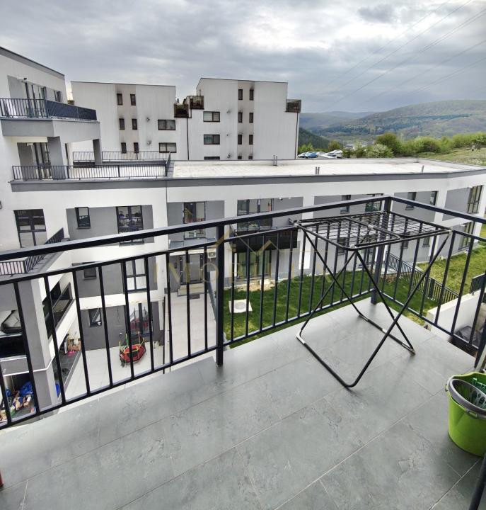 Apartament modern 3 camere , 71 mp, terasă, zona Vivo 