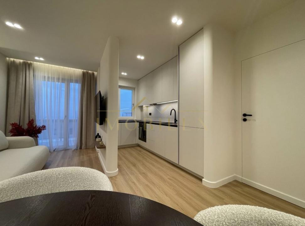 Apartament 2 camere, Lux, zona Vivo 