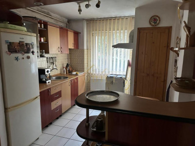 Apartament 3 camere, 65mp, decomandat, zona Gheorgheni