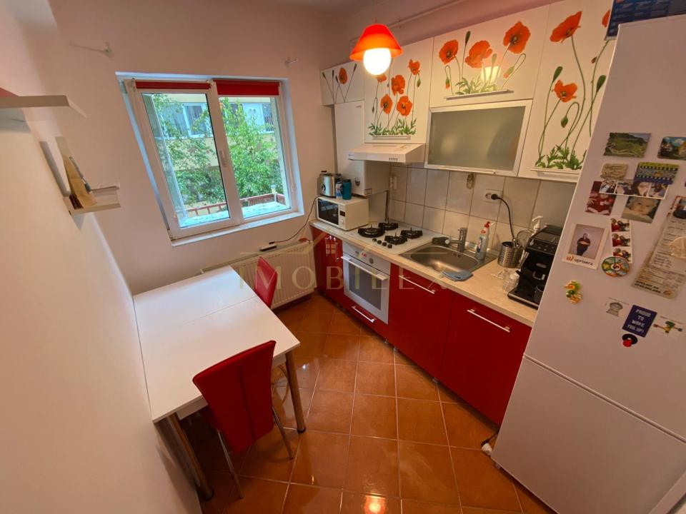 Apartament 2 camere, decomandat, zona Florilor