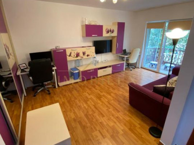 Apartament 2 camere, decomandat, zona Florilor