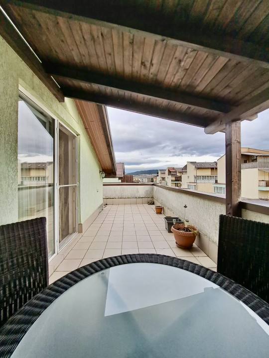Apartament 2 camere, 49mp, mobilat, terasă 32mp, zona Eroilor