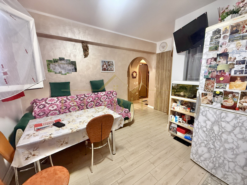 Apartament 2 camere, decomandate, zona Eroilor