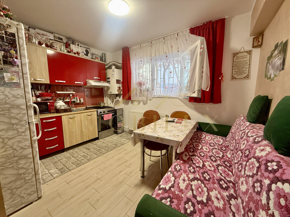 Apartament 2 camere, decomandate, zona Eroilor