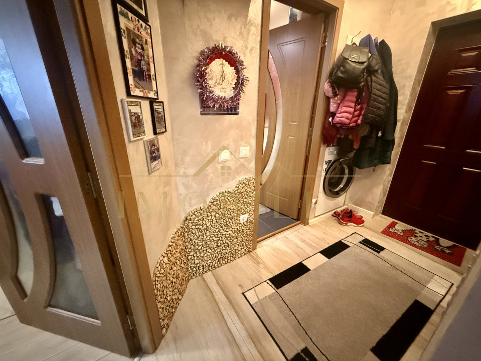 Apartament 2 camere, decomandate, zona Eroilor