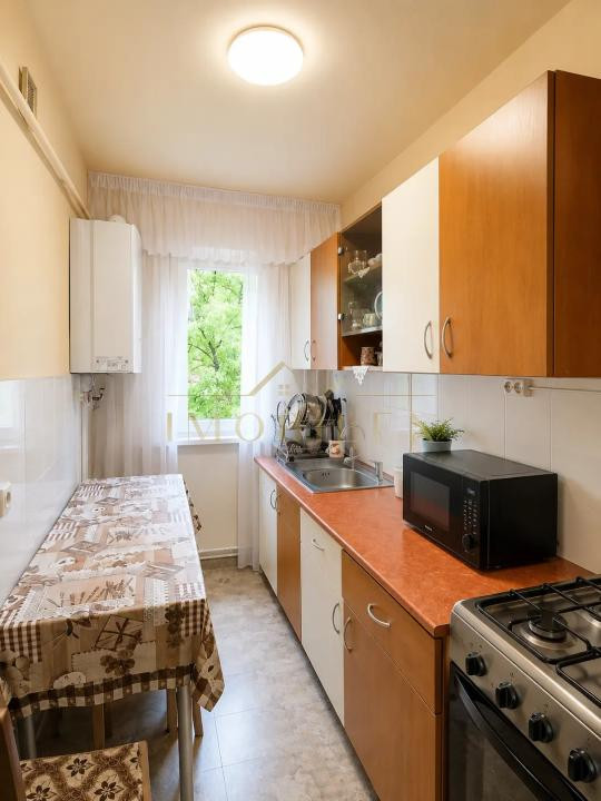 Apartament 3 camere, etaj intermediar, zona Manastur 