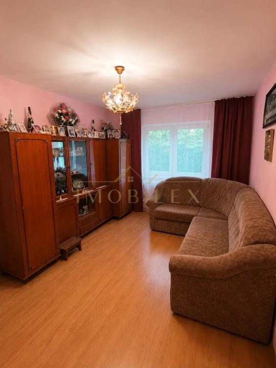 Apartament 3 camere, etaj intermediar, zona Manastur 