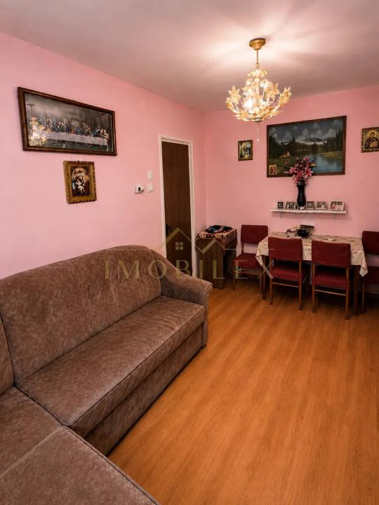 Apartament 3 camere, etaj intermediar, zona Manastur 