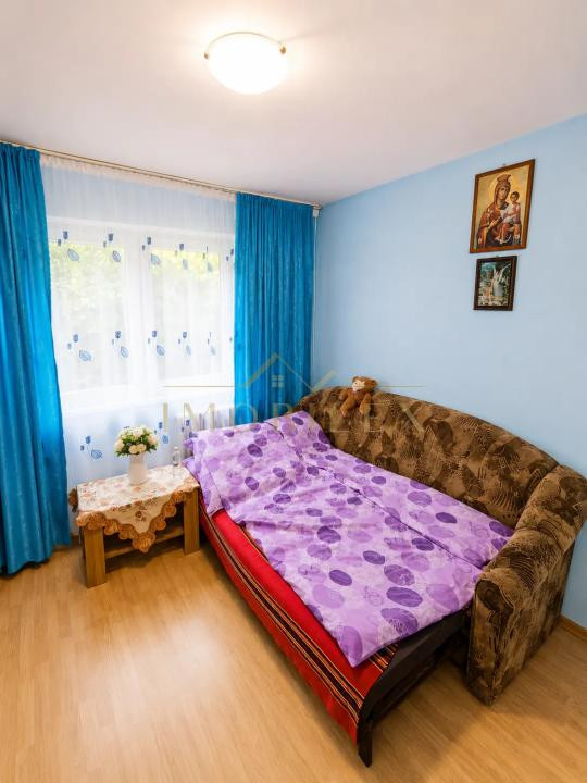 Apartament 3 camere, etaj intermediar, zona Manastur 