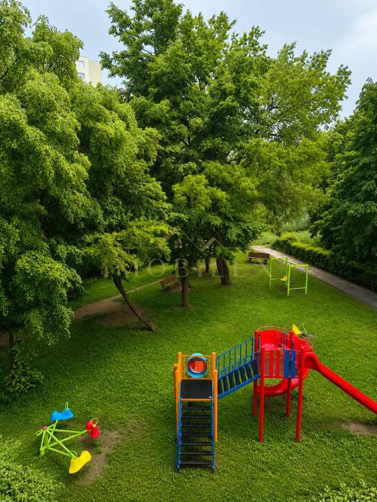 Apartament 3 camere, etaj intermediar, zona Manastur 