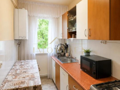 Apartament 3 camere decomandate , etaj intermediar, zona Manastur 