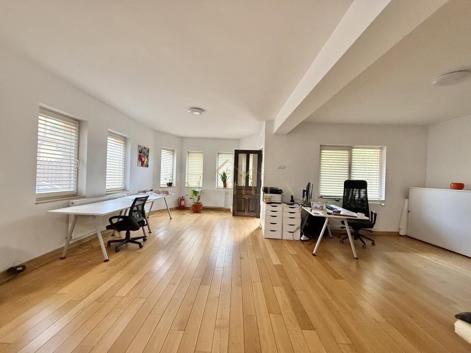 Casă individuală 6 camere, teren 400mp, zona Parc Poligon/Abatorului