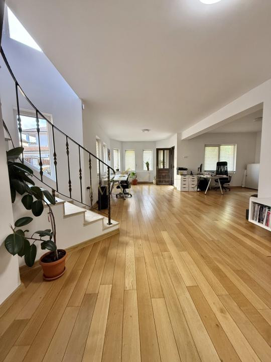 Casă individuală 6 camere, teren 400mp, zona Parc Poligon/Abatorului