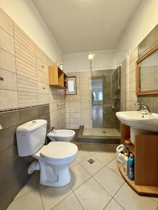 Casă individuală 6 camere, teren 400mp, zona Parc Poligon/Abatorului