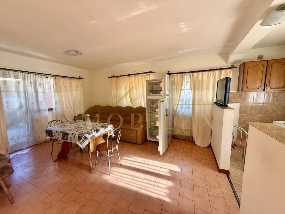 Casă individuală 5 camere, 200mp, de închiriat, terasa, zona Florilor