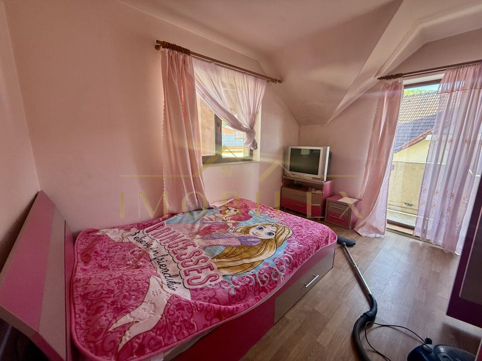 Casă individuală 5 camere, 200mp, de închiriat, terasa, zona Florilor