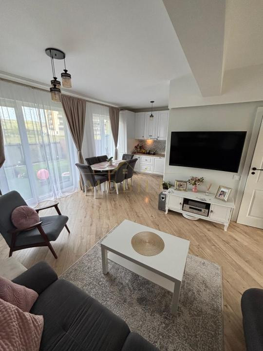 Casa insiruita moderna zona Sesului