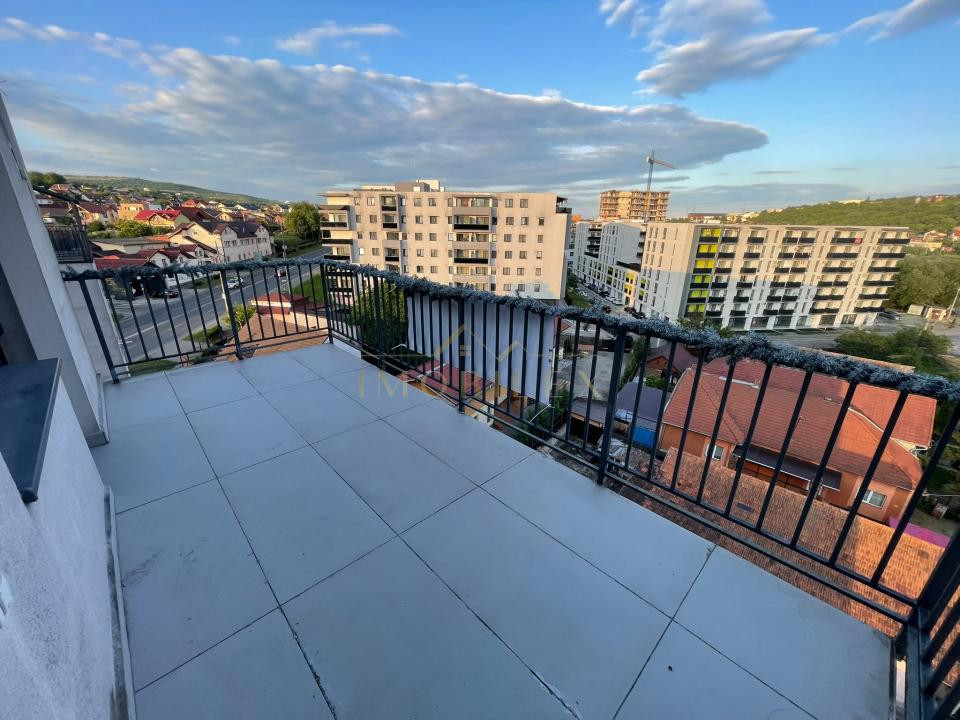 Apartament cu 3 camere aproape de centru