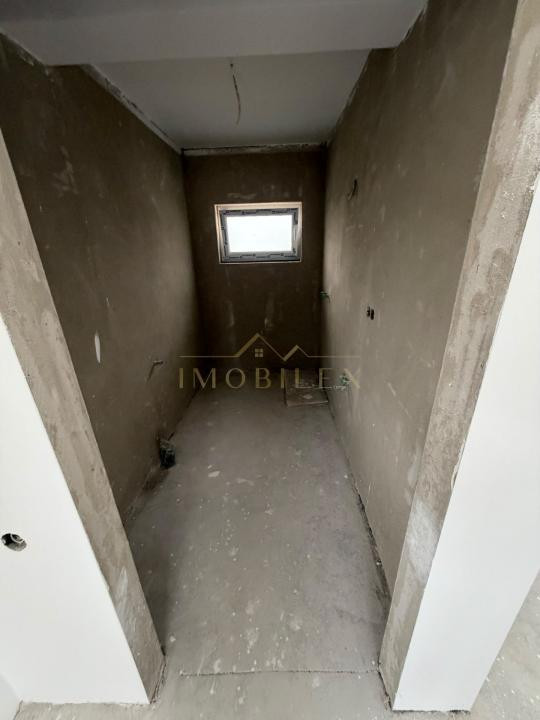 Casă individuală cu 4 camere + Garaj  , panouri fotovoltaice