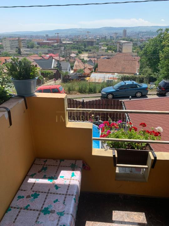 CASĂ CU 3 CAMERE, PE CALCAN, zona Dambul Rotund