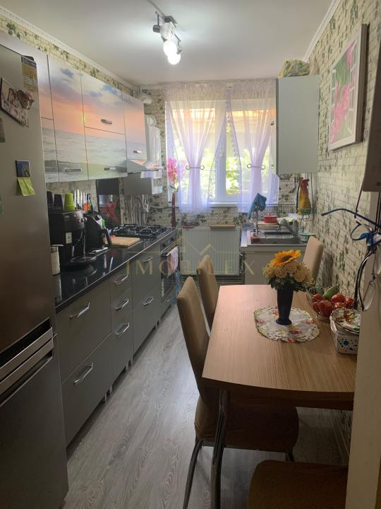 CASĂ CU 3 CAMERE, PE CALCAN, zona Dambul Rotund