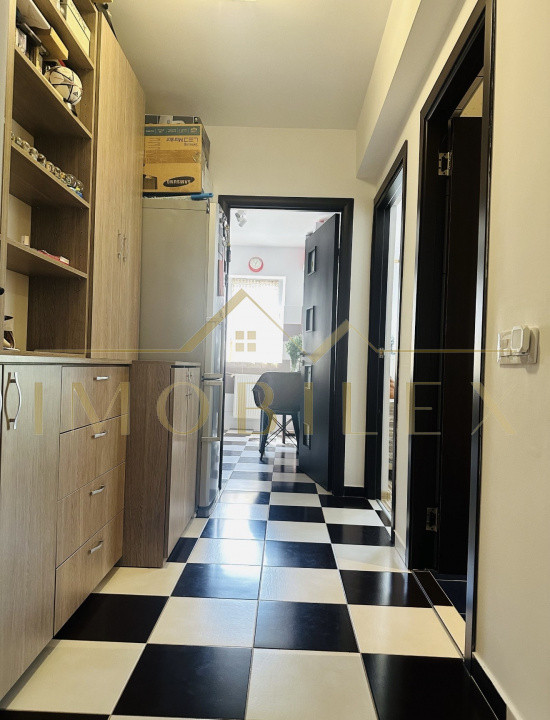 Apartament spațios 60 mp, 2 camere decomandate, zona Porii 