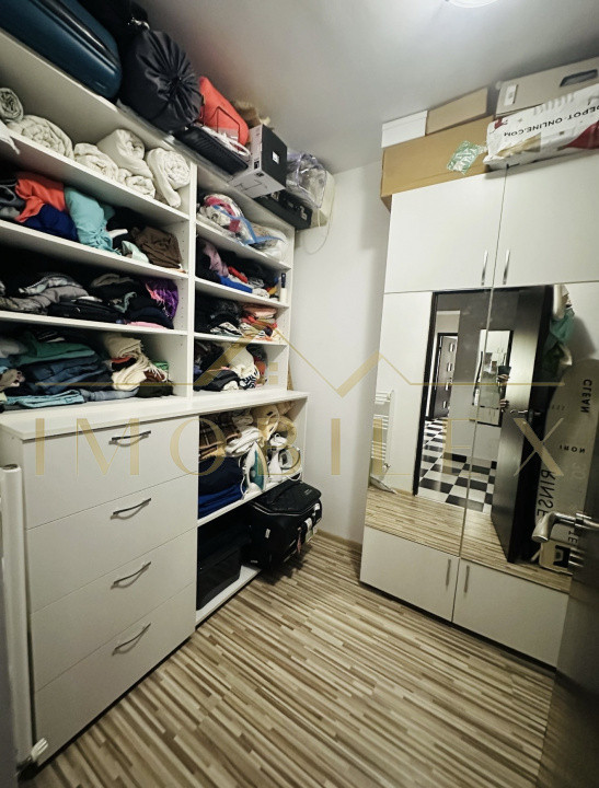 Apartament spațios 60 mp, 2 camere decomandate, zona Porii 