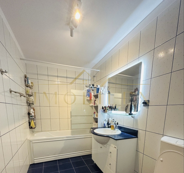 Apartament spațios 60 mp, 2 camere decomandate, zona Porii 