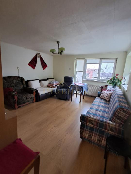 Casă P+1 cu două apartamente independente, teren de 385 mp – Dâmbul Rotund