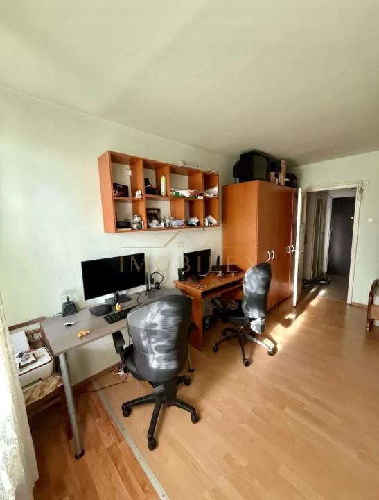 Garsonieră 28 mp, zona Big Bucegi Manastur Cluj