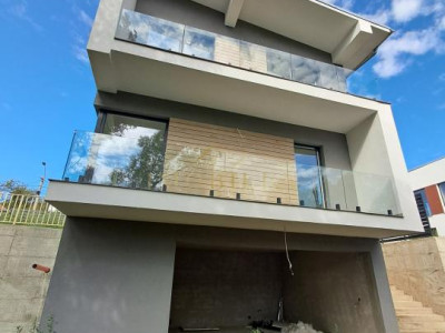 Casa individuala cu 600 mp teren si o priveliste superba POPESTI