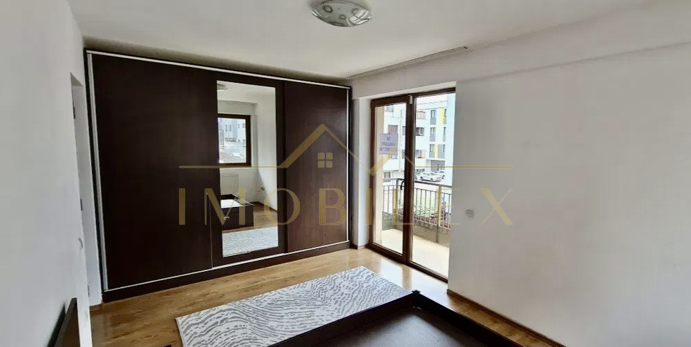 Apartament 3 camere 68 mp, 2 balcoane 24mp, zona Subcetate