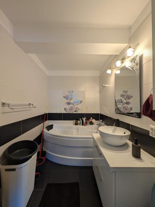 Apartament modern 3 camere, zona Stejarului 