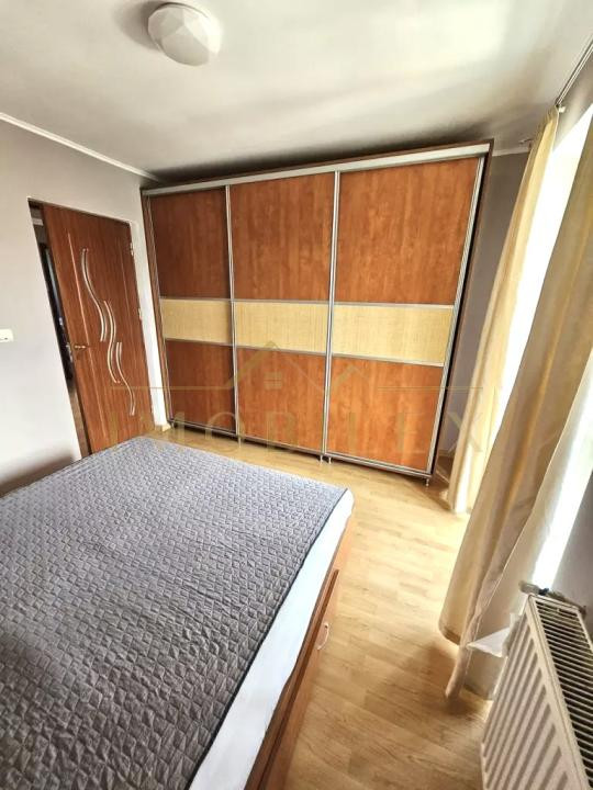 Apartament 3 camere, 2 balcoane, zona Subcetate