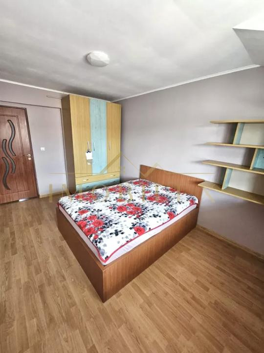 Apartament 3 camere, 2 balcoane, zona Subcetate