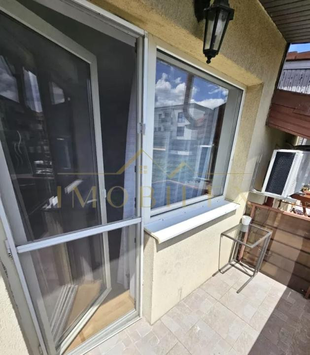 Apartament 3 camere, 2 balcoane, zona Subcetate