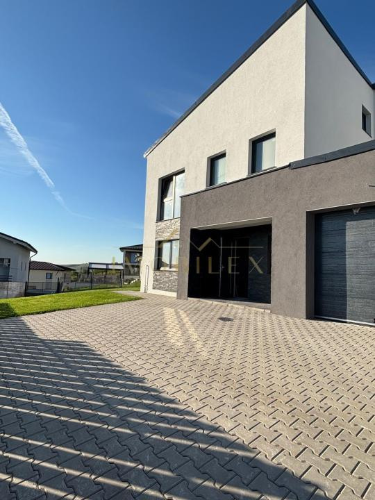 Unitate duplex in Dezmir ,teren 492 mp