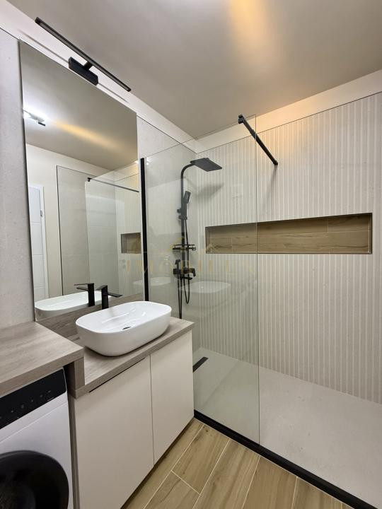Apartament 3 camere, mobilat LUX, bloc nou, zona Eroilor